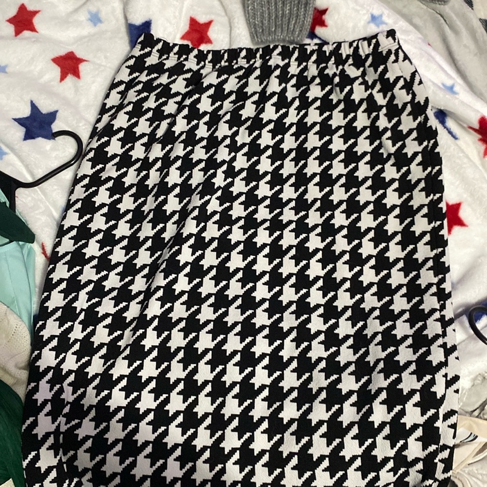 Skirt never been worn